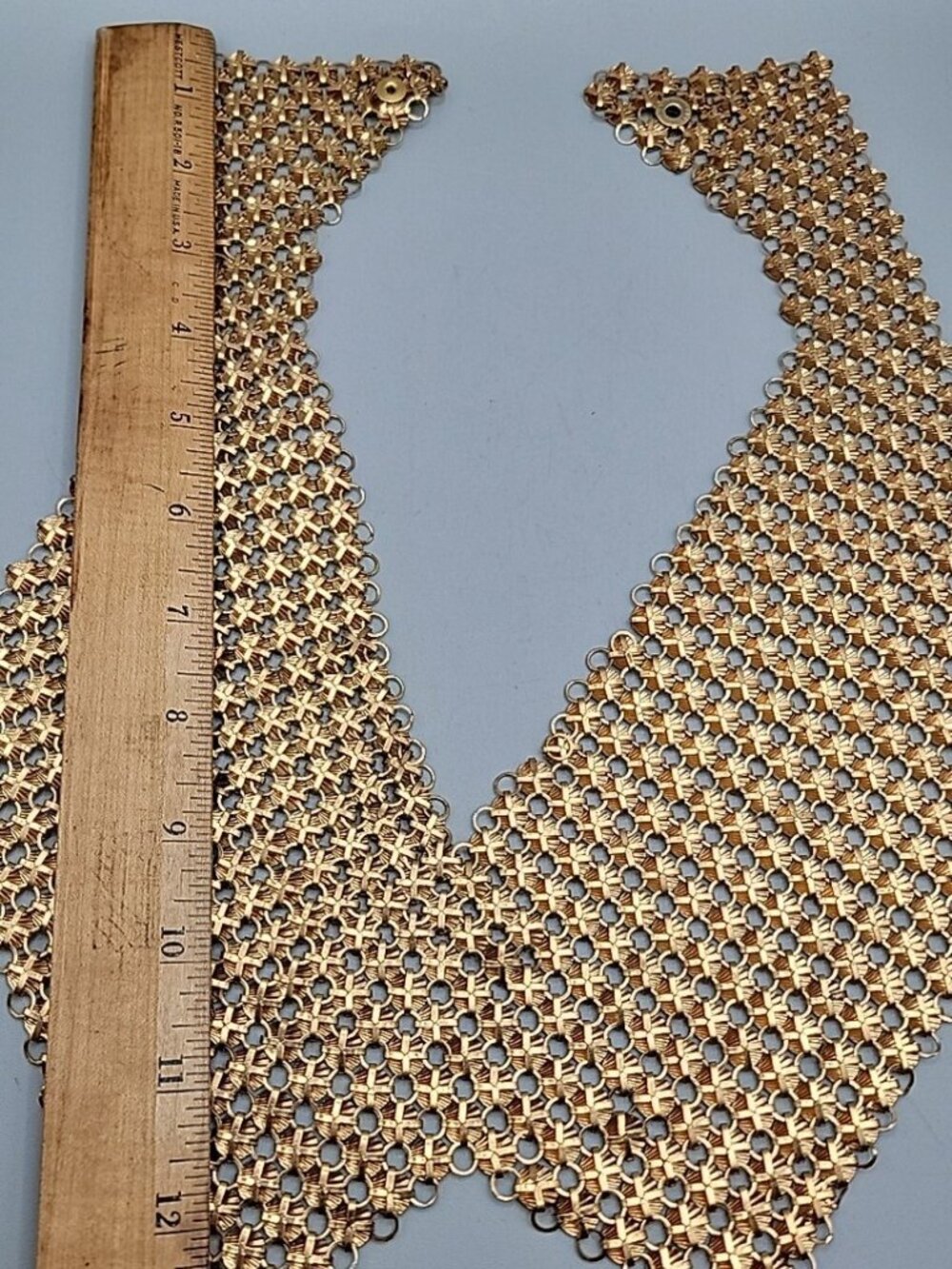 Shell Shaped Mesh Large Bib Shaw Necklace Gold Tone Metal Rare Full Front 1970s - Picture 9 of 9